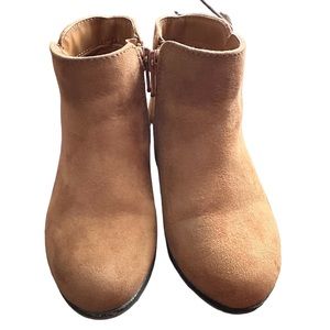 Toddler Girls’ Penelope Zipper Booties- Cat & Jack Brown 9T